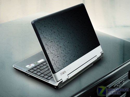 明基有一款橙色的主机