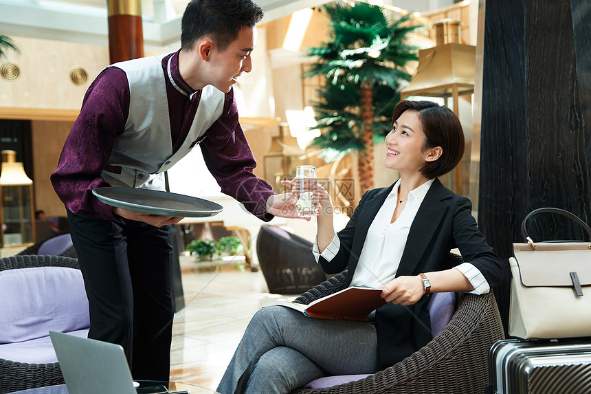 服务主机烧流量