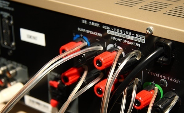 连接音响和电脑主机的线