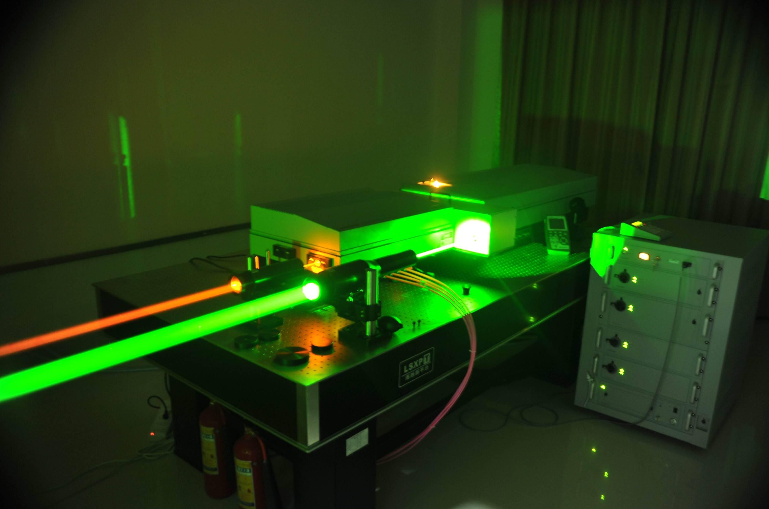 激光电视主机怎么固定