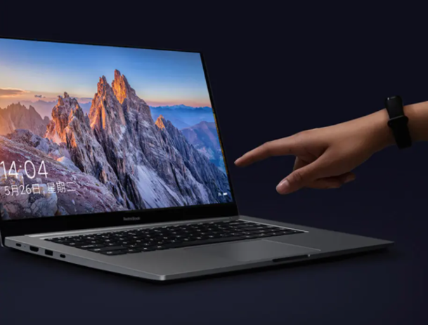 电脑主机的蓝灯不亮