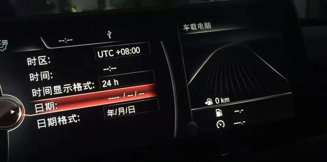 哈曼小主机灰色