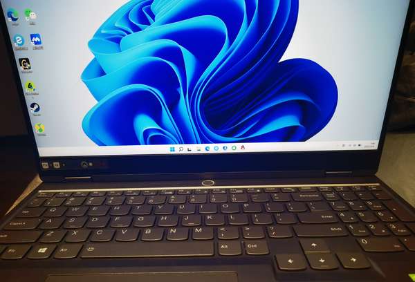 金河田主机灯蓝变红